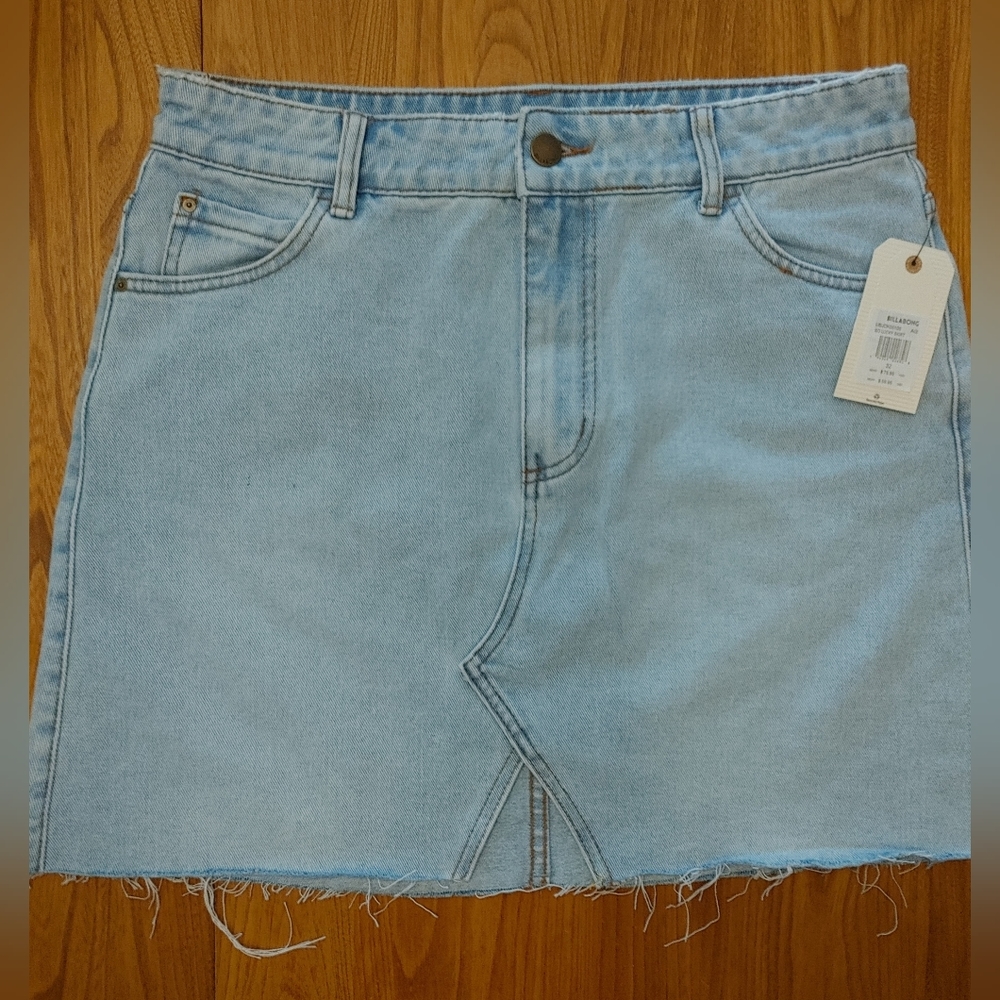 Denim Skirt Billabong Size 32 NWT